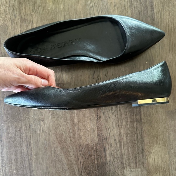 Burberry Black Leather flats with gold detail on heel- size Women’s 39- 8.5 US - Picture 11 of 11